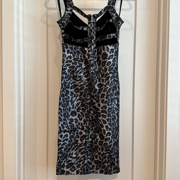 Bebe Foil Leopard bandage dress - Picture 5 of 6